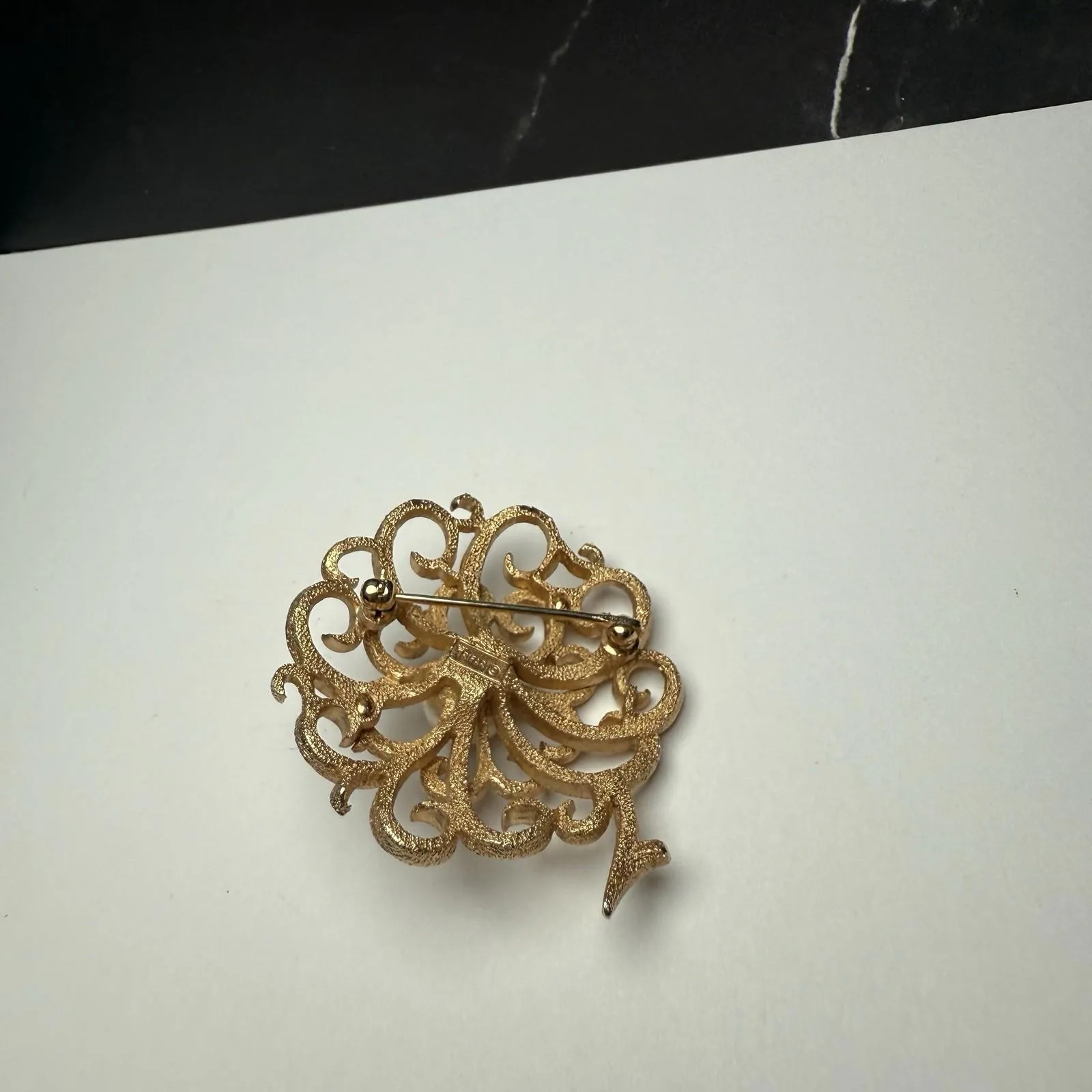 Vintage Crown Trifari Textured Flower Faux Pearl Brooch Pin Gold Tone Signed - Image 11