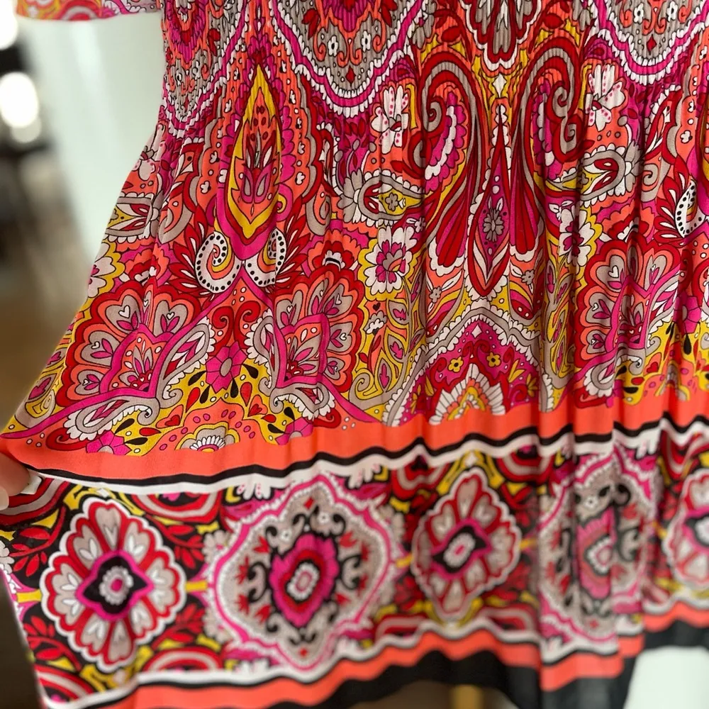 Chloé & René women's shift dress coral red pleated fabric bell sleeves size M - Image 3