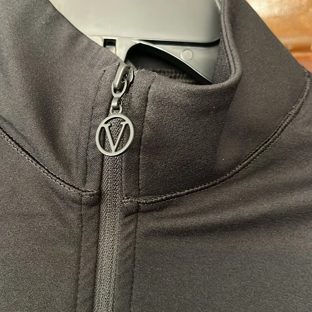 Victoria’s Secret on point cropped zip up jacket size small - Image 2