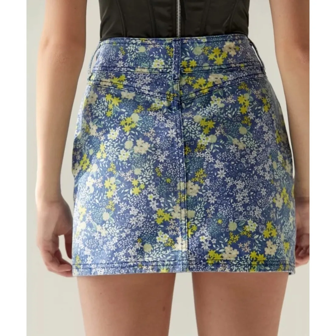 Laura Ashley Urban Outfitters Floral Denim Mini Skirt Medium Blue Yellow White - Image 2