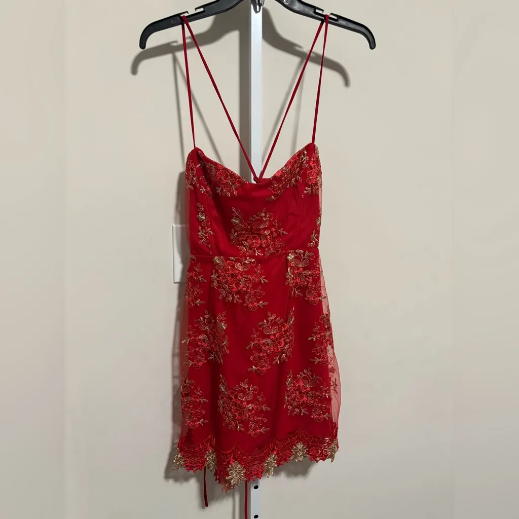 Lucy in the Sky Scarlet Ensemble - Image 3