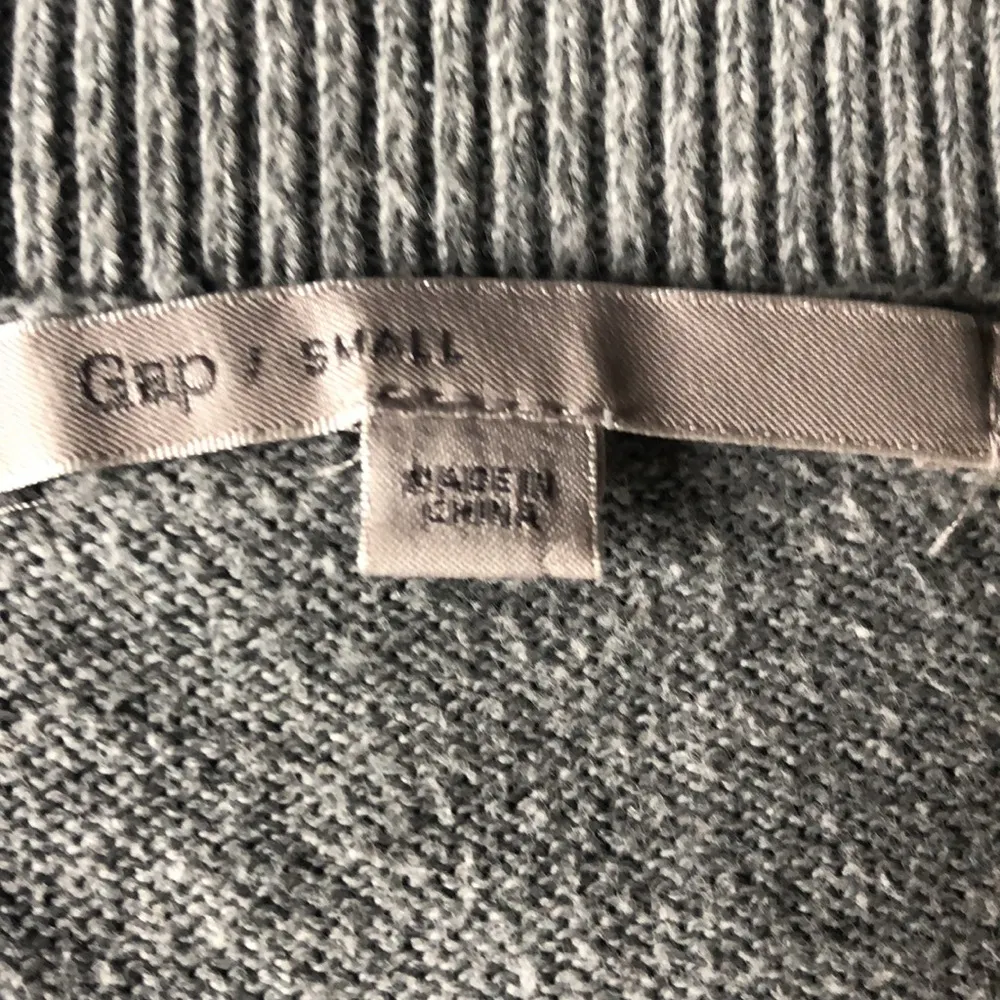 Gap  Sweater - Image 3