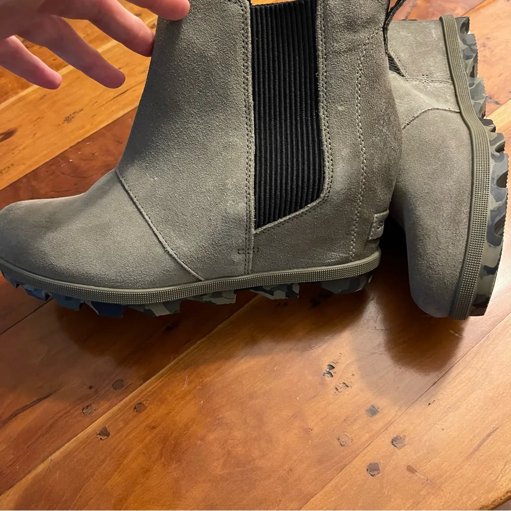 Sorel, NWT Joan of Arctic Wedge II Chelsea Boots - Image 4