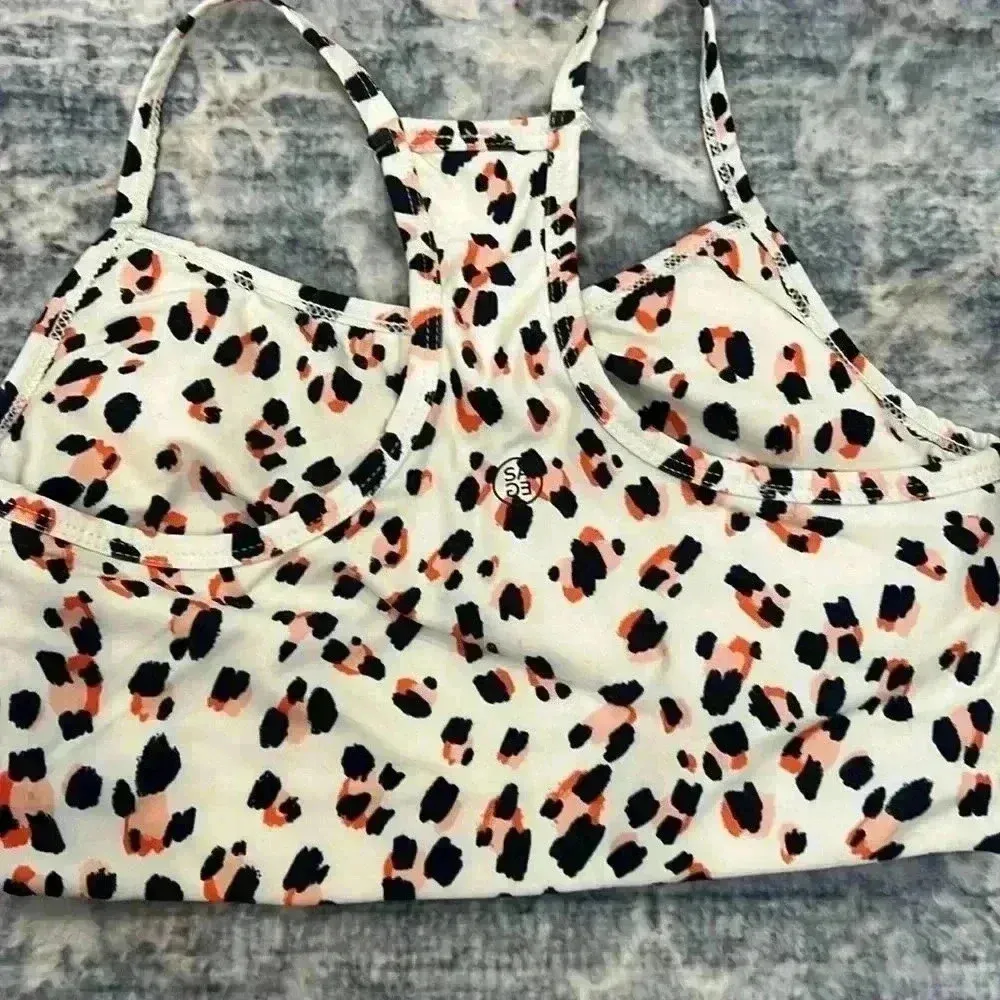 Women’s size small/ medium sports bra bundle. In good condition! - Image 5