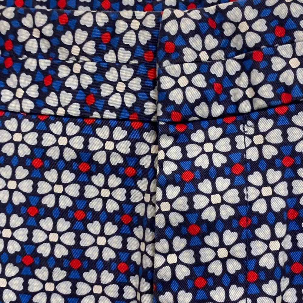 Khakis By Gap Womens 3 Inch City Short Shorts Size 4 Red White Blue Floral - Image 3