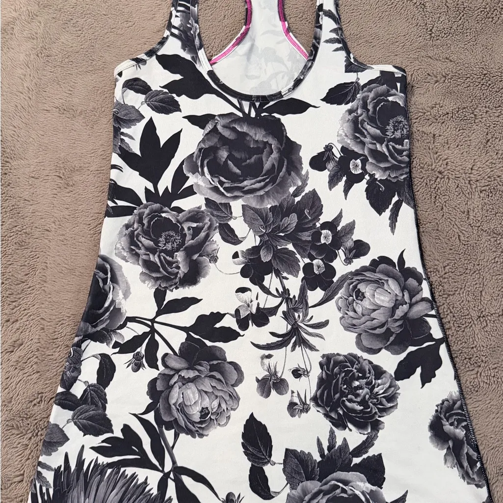 Lululemon cool racerback tank top size 8 - Image 2