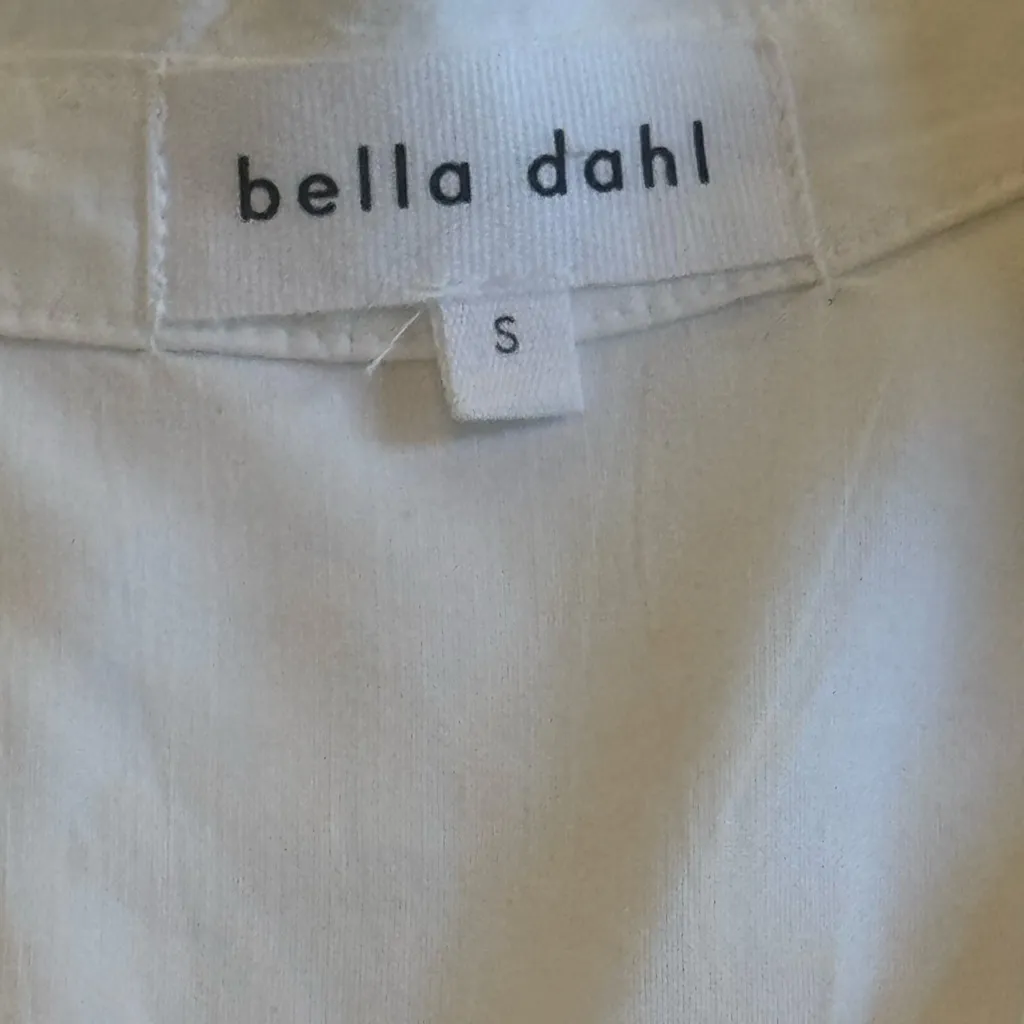 EUC BELLA DAHL White & Silver Long Sleeve Tencel Buttoned Shirt Raw Hem Sz S - Image 4