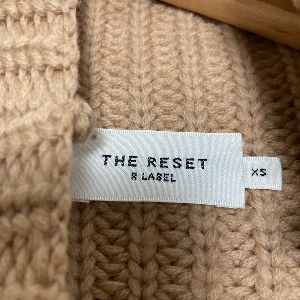 The Reset Max Mock Neck 100% wool Size XS Tan - Image 4