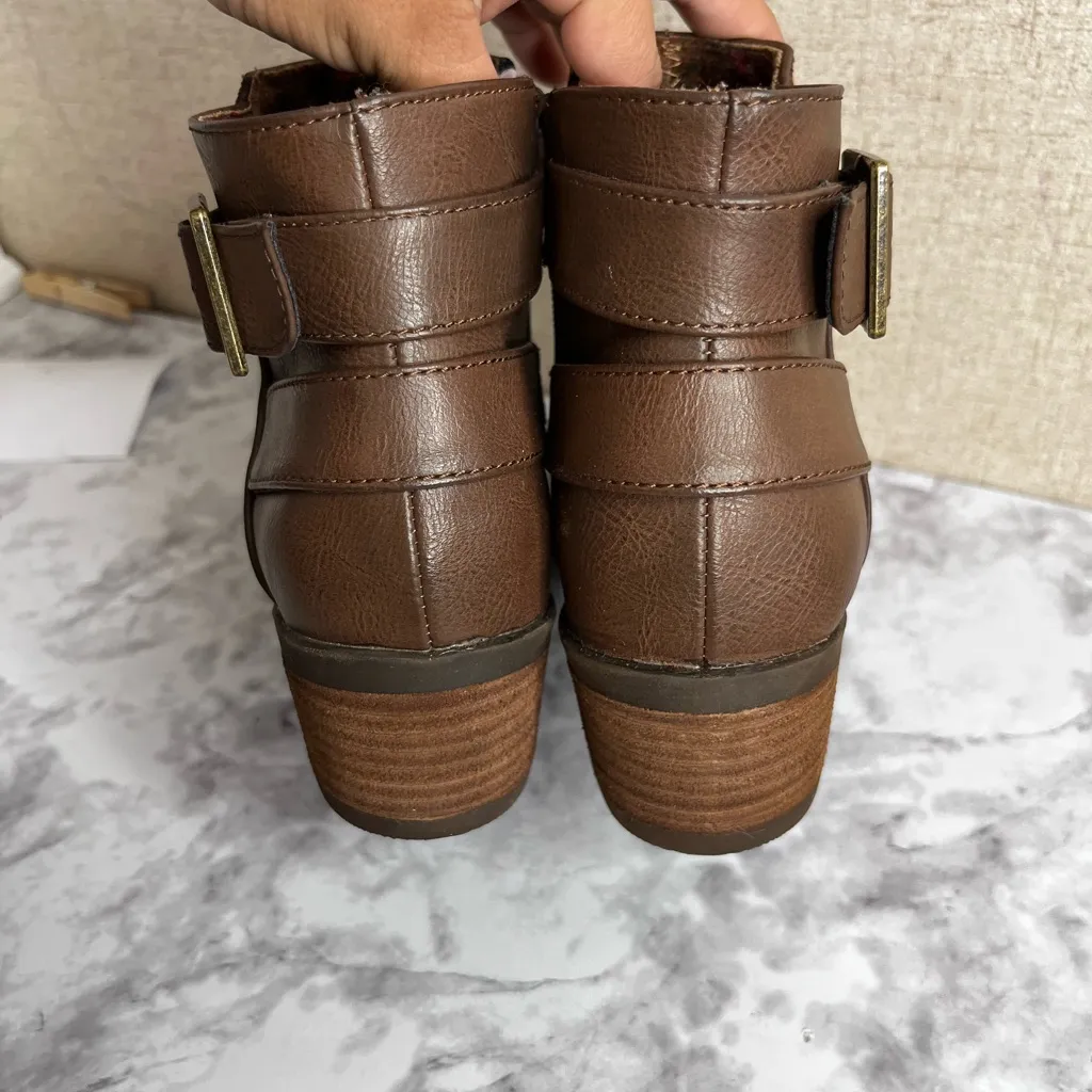 b.o.c. Lydia Dark Brown Ankle Booties with Buckle Sz 6M - Image 5