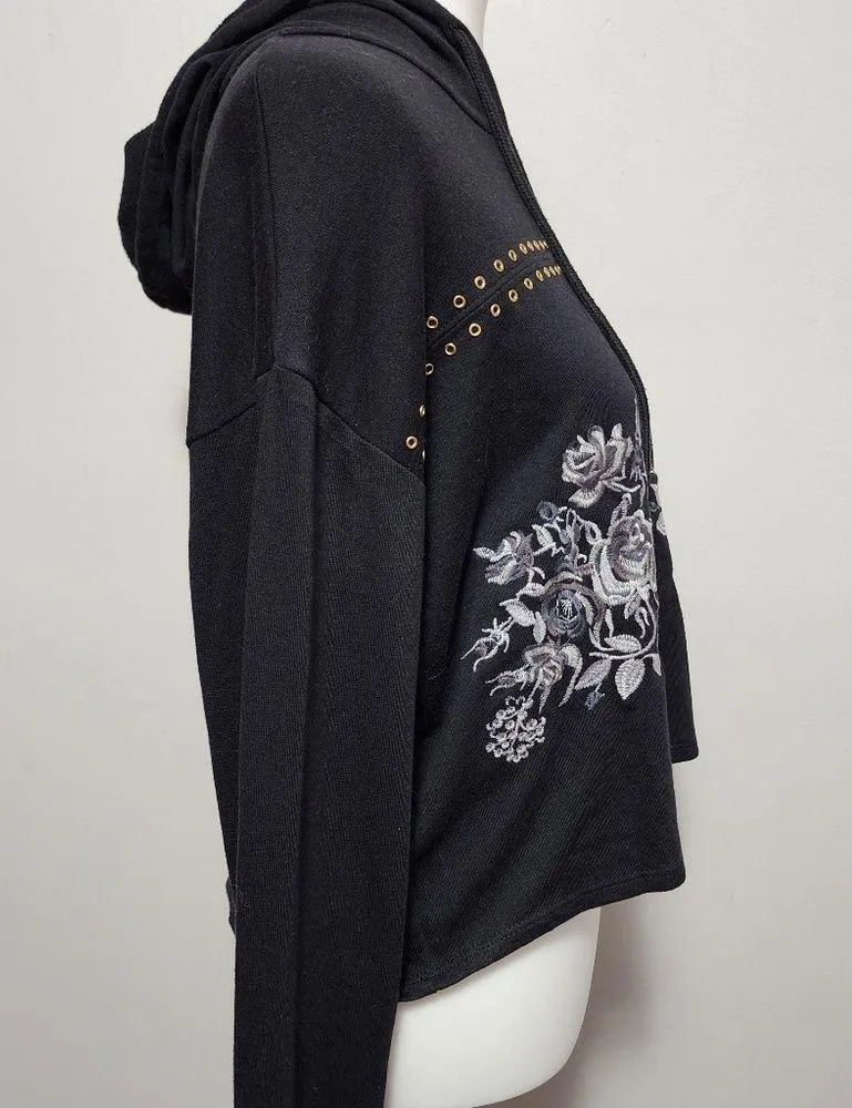 Adam Levine Collection black embroidered cropped french terry hoodie size xl - Image 3