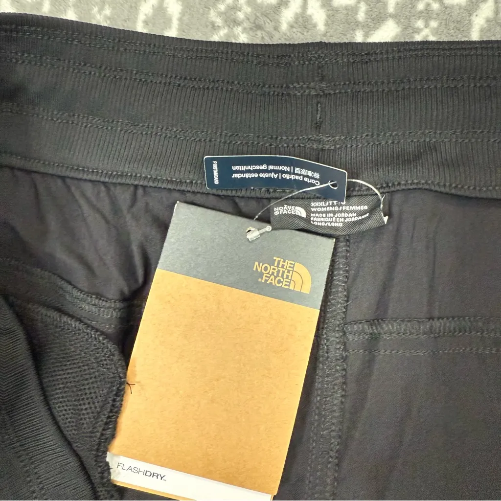 NWT THE NORTH FACE Women's‎ Aphrodite Motion Standard Fit Shorts Black Size XXXL - Image 9