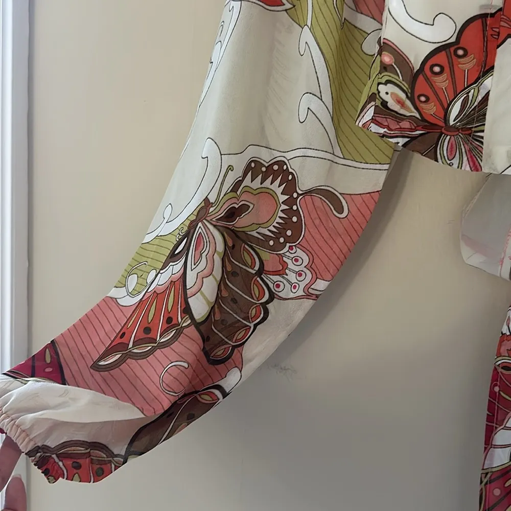 Cropped Butterfly Blouse - Image 3