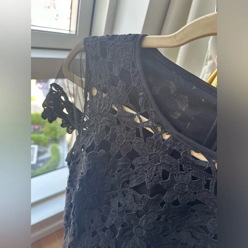 Romeo + Juliette Couture Black Lace Dress - Image 7