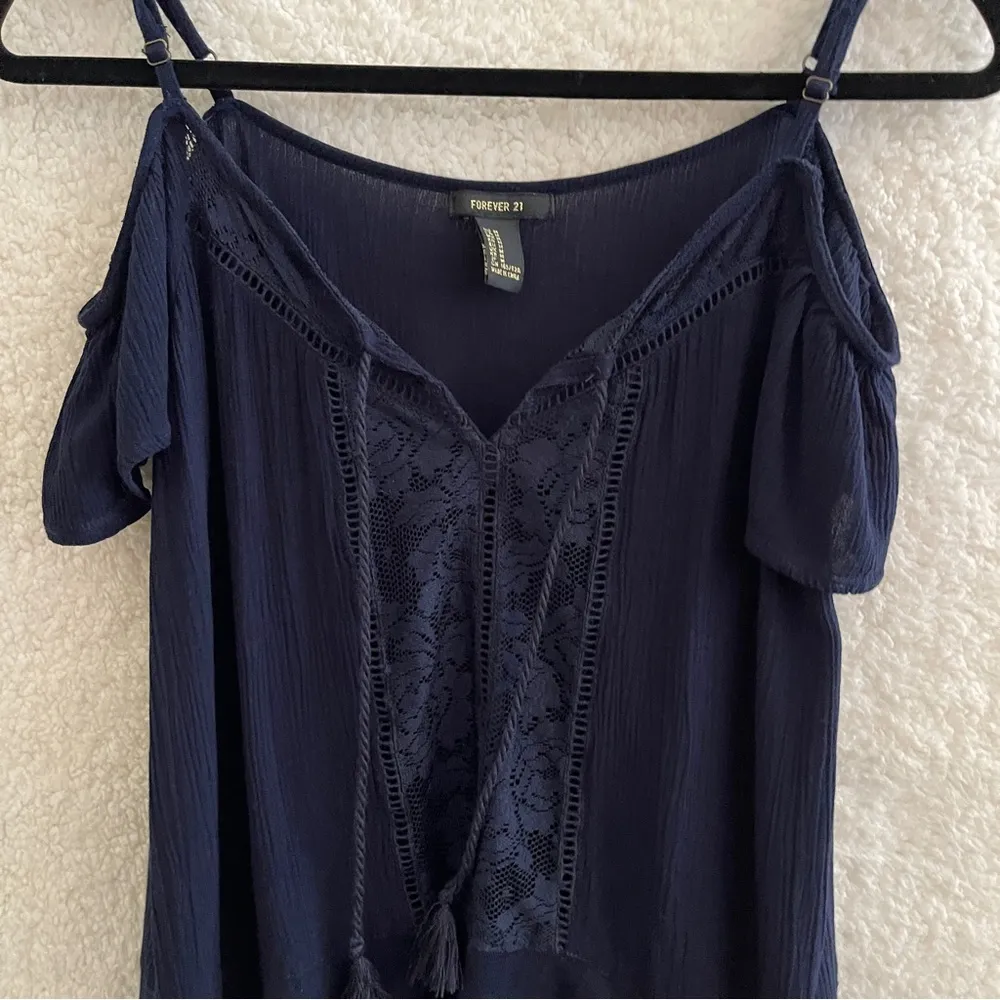 Forever 21 Womens M Boho Open Shoulder Navy Top Floral Lace Swing Hem Rope Tie - Image 7