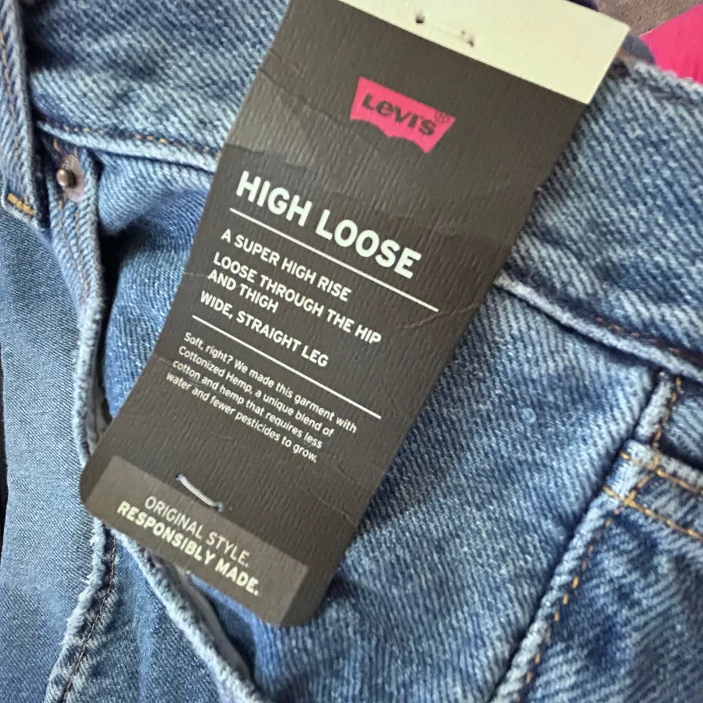 Levi's High Loose Medium Wash Lazy Day PJ NWT Size 34 x 32 Full Leg High Rise - Image 4