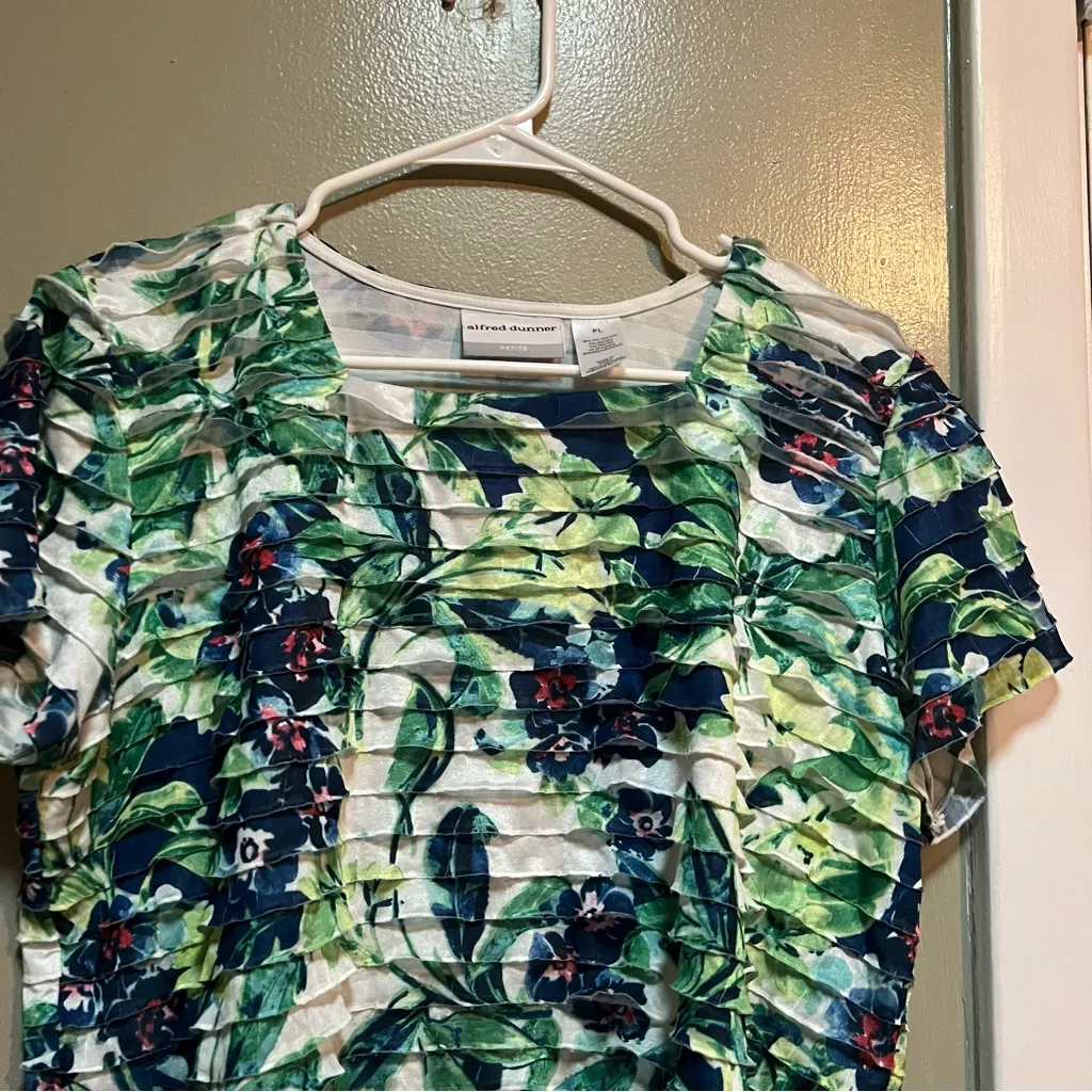 Alfred Dunner Blouse White Blue Green Tropical Floral Tiered LP - Image 2