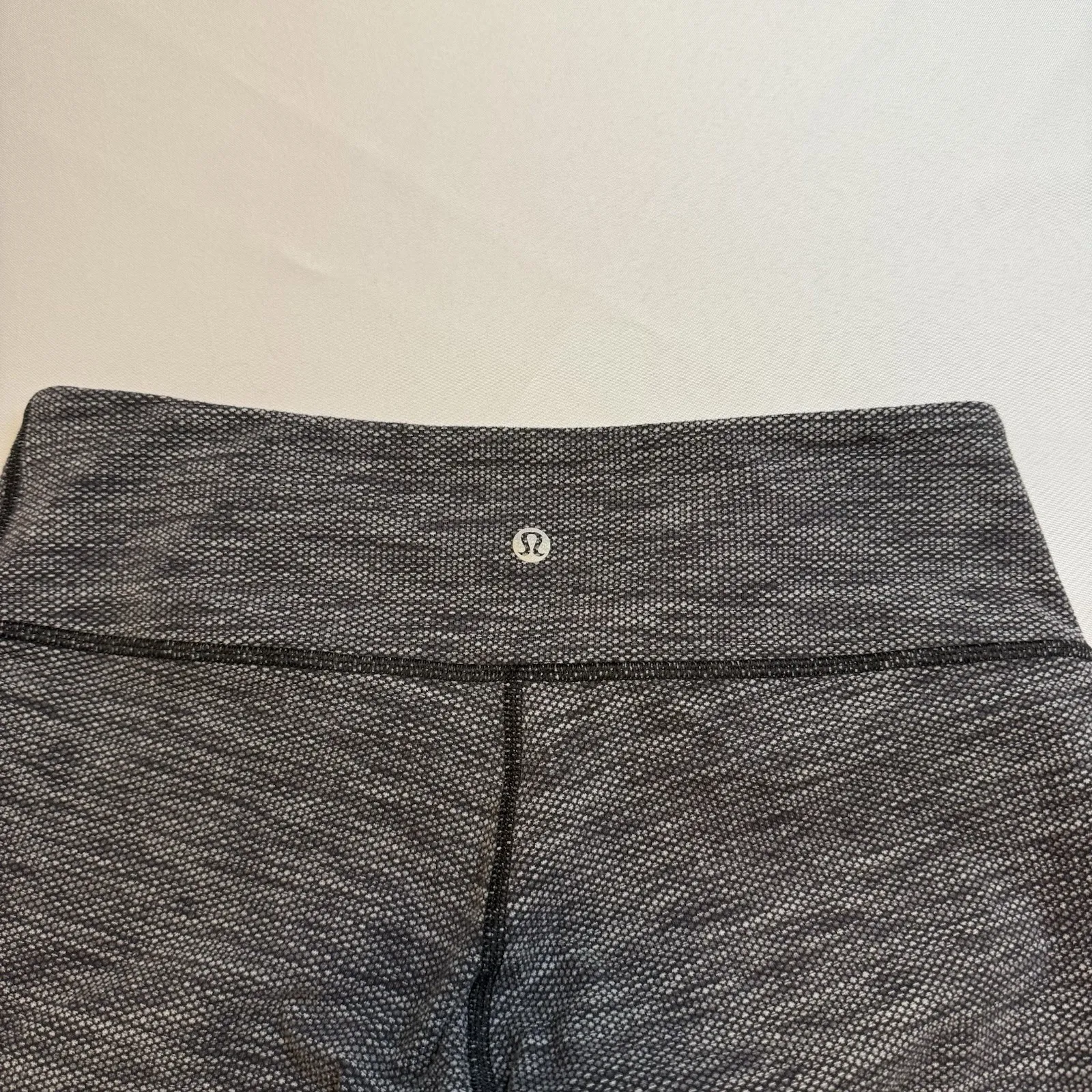 Lululemon Wunder Under Crop Womens 8 Gray Black Mid Rise Luon Stretch Yoga Pique - Image 3