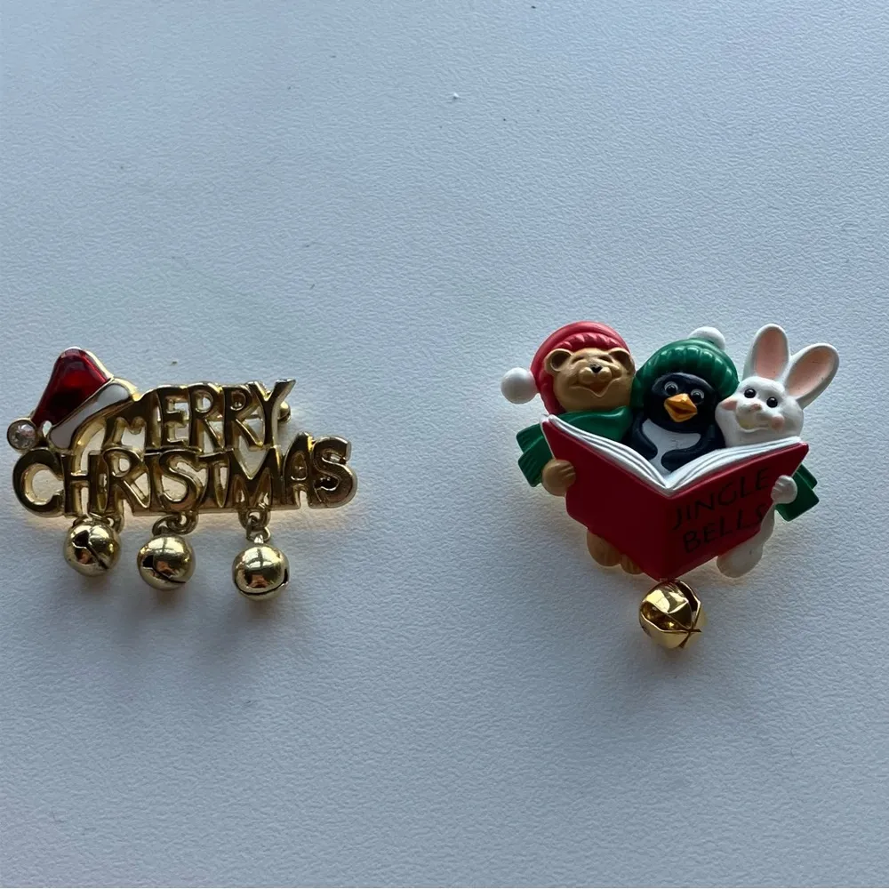 Vintage Rare bundle of Three holiday pins with bells, costume, Christmas, festiv Gold - Image 4