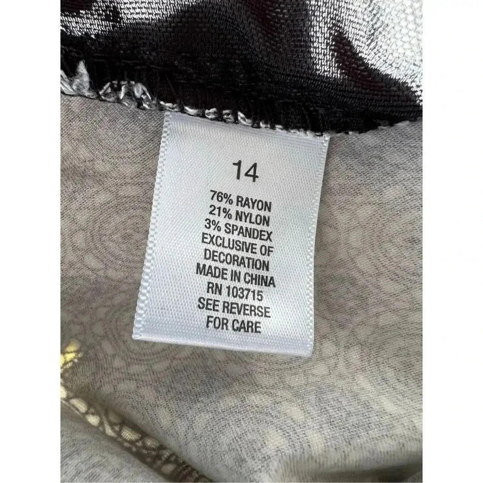 Roz & Ali black & white stretch Fleur De Lis ankle  pants Size 14 - Image 6