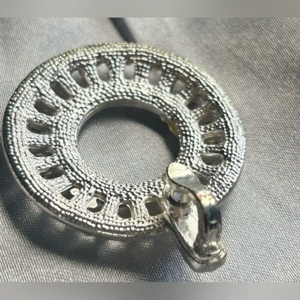 Vintage Silver Tone Faux Pearl & Rhinestone Halo Pendant Estate Finds - Image 7