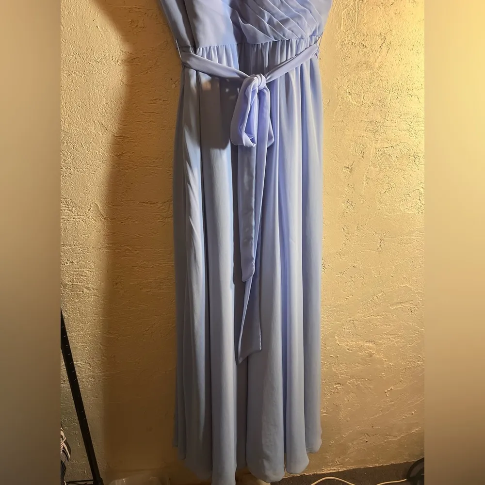 Blue Sleeveless Maxi Gown with Plunge Neckline for Weddings - Image 2