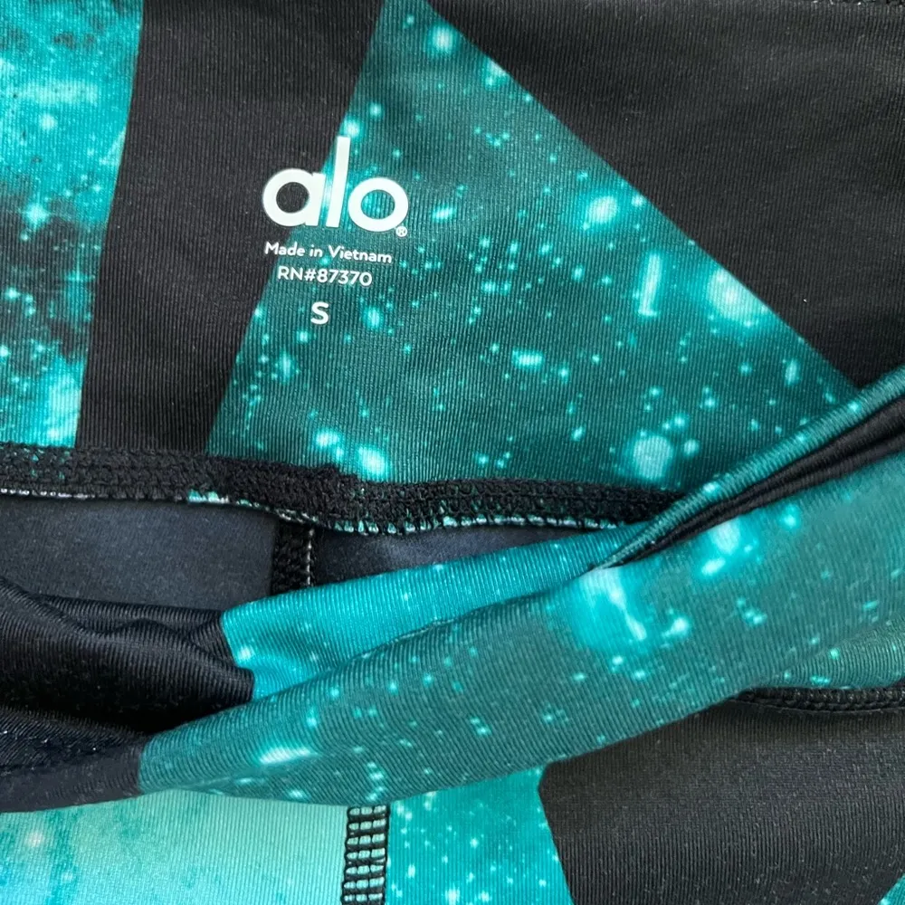 Airbrush Capri Legging Island Space Galaxy | Teal Green/Black | Small - Image 5
