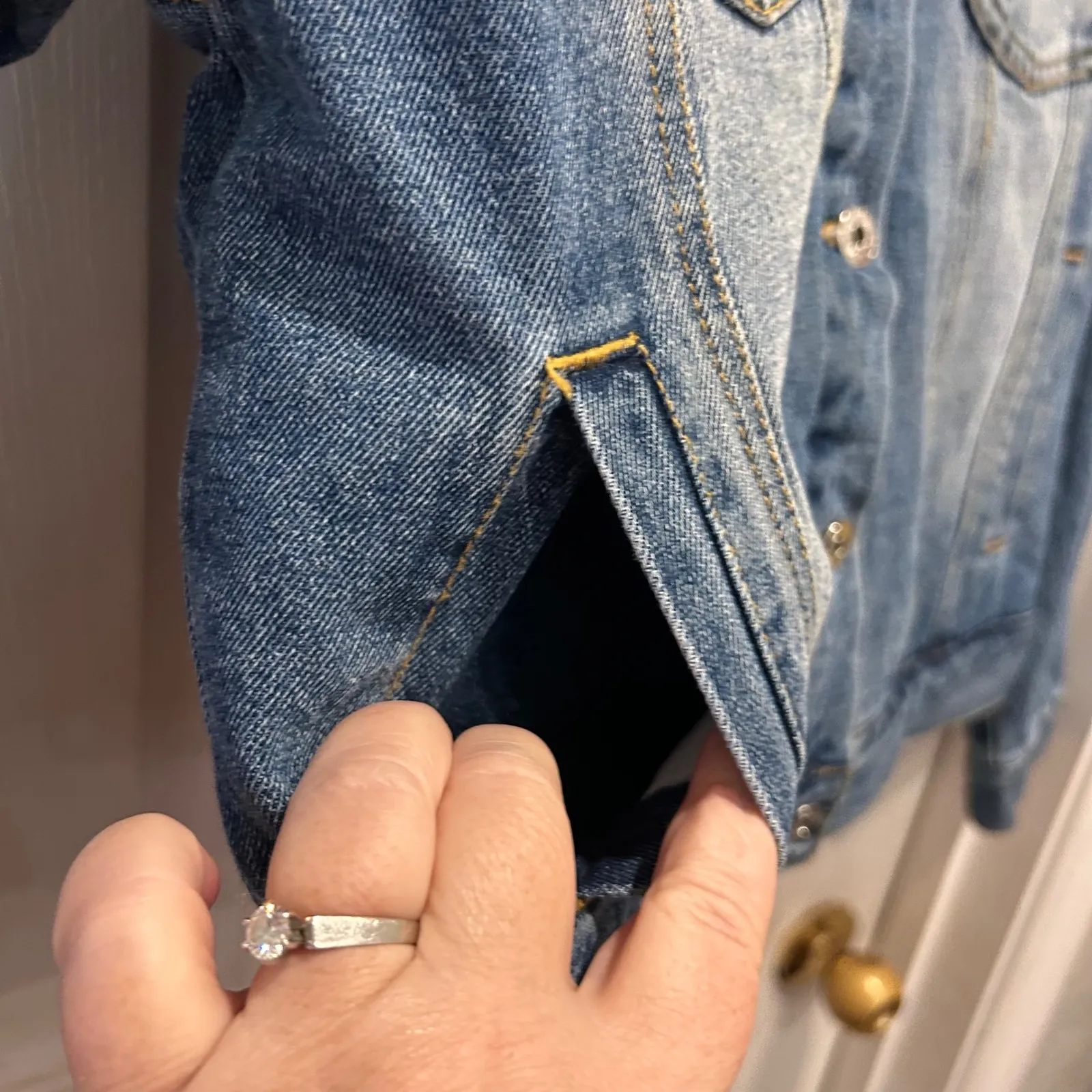 Love Tree Denim Sherpa Lined Trucker Jacket Women's Large Blue Wash Western Cozy - Image 8