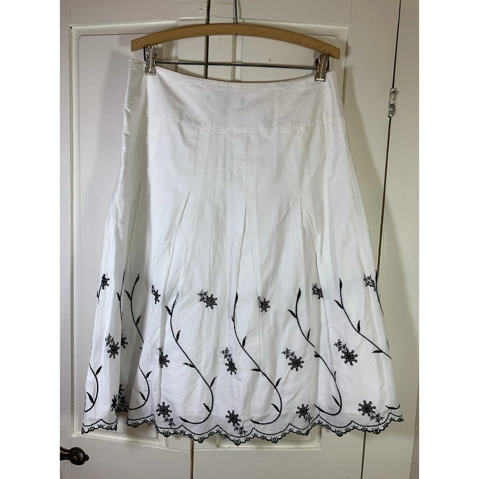 Croft & Barrow Embroidered‎ Maxi Skirt Sz 12 White Black Clean Girl Cottagecore - Image 4