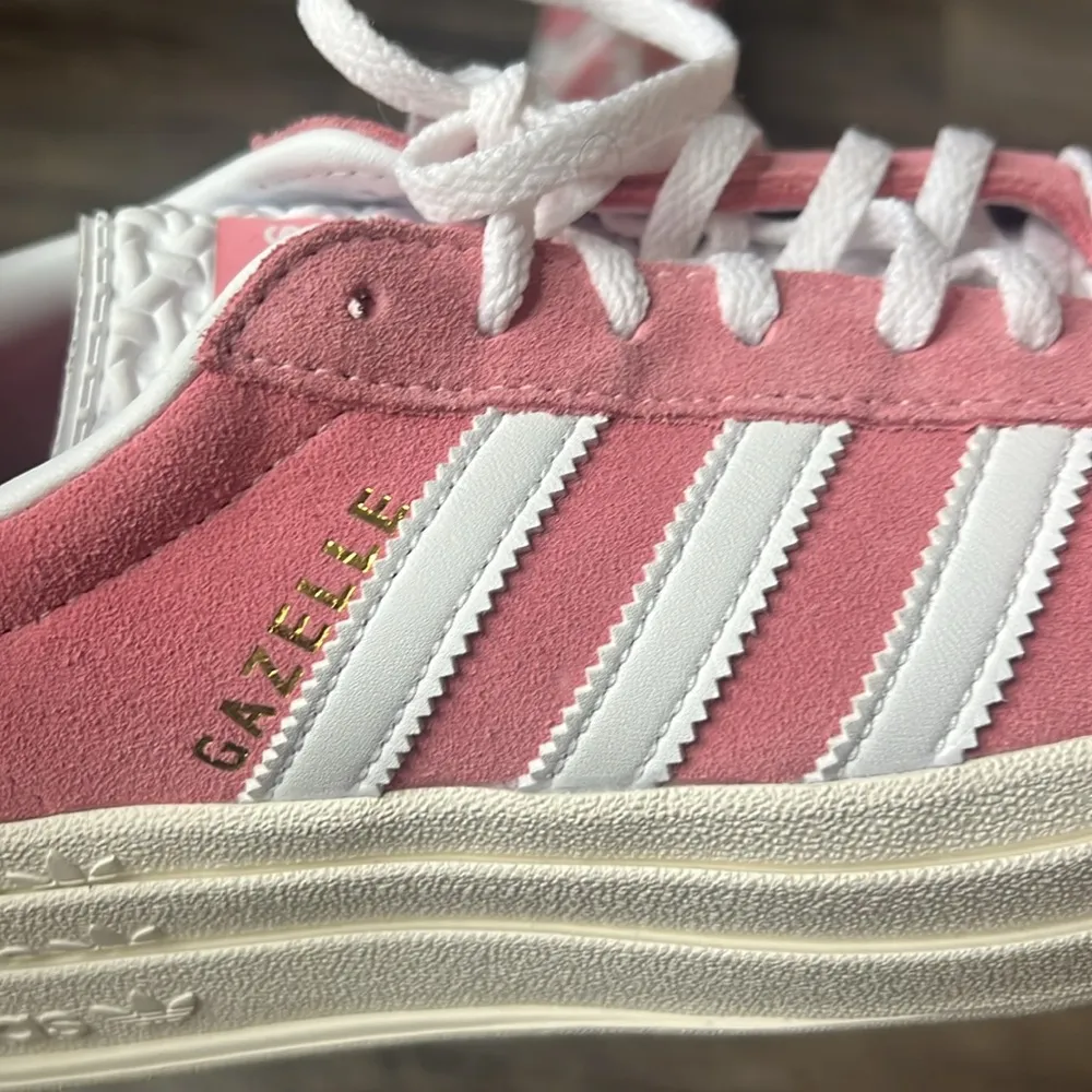 Adidas Women's Pink Gazelle Sneakers Sz 7.5 NWOT - Image 5