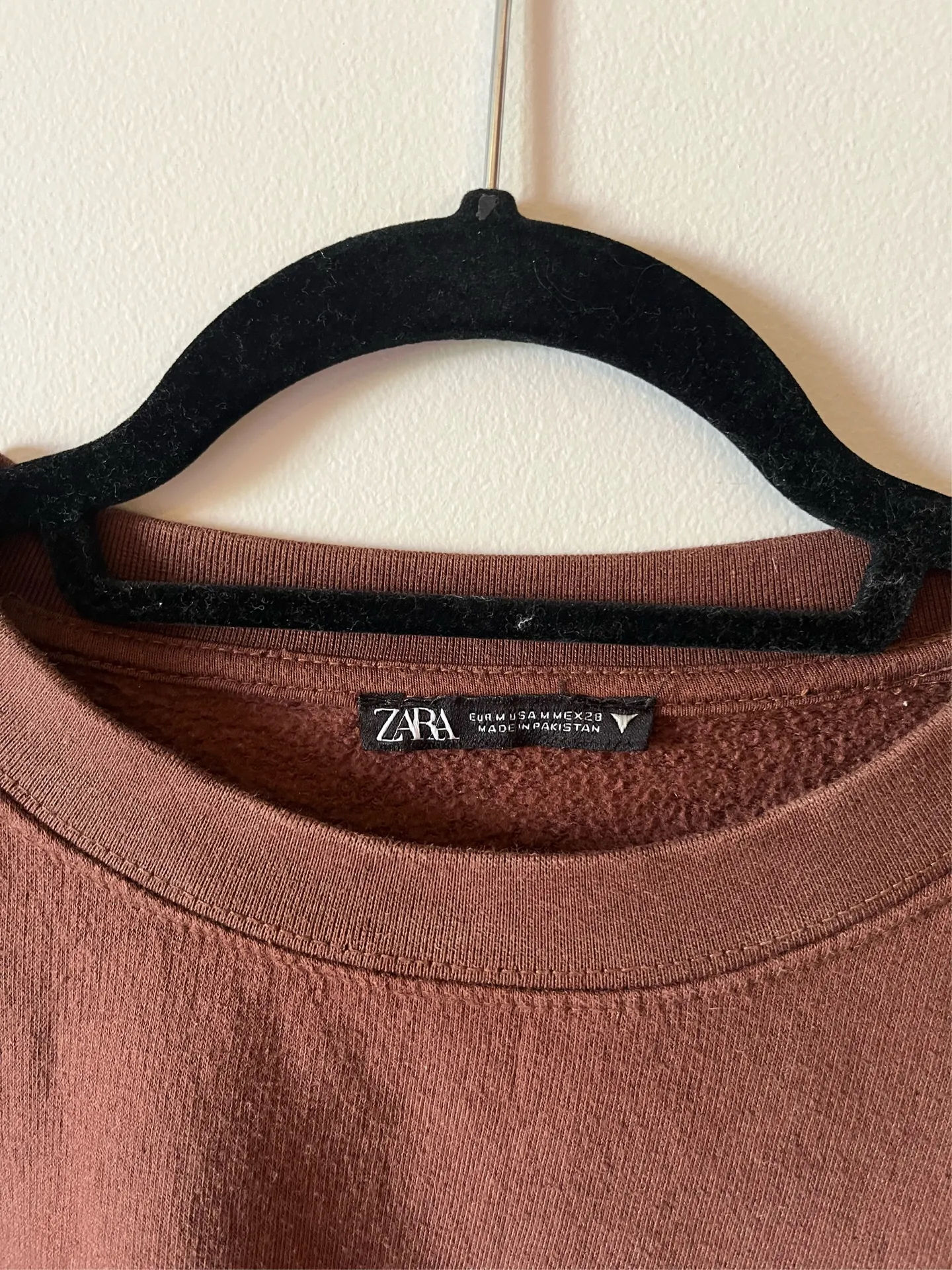 Zara Cropped Sweatshirt - Image 2