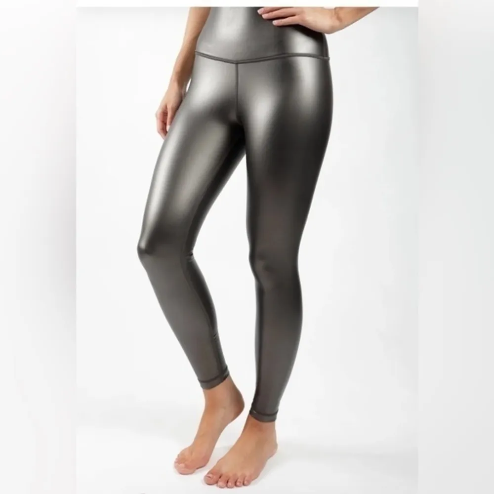 NWT 90Degree by Reflex Super High Rise L Leatherette Leggings Gray Size L - Image 4