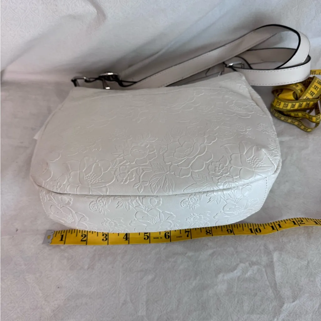 Giani‎ Bernini White Shoulder Bag with Adjustable Strap and Textured Finish - Image 7