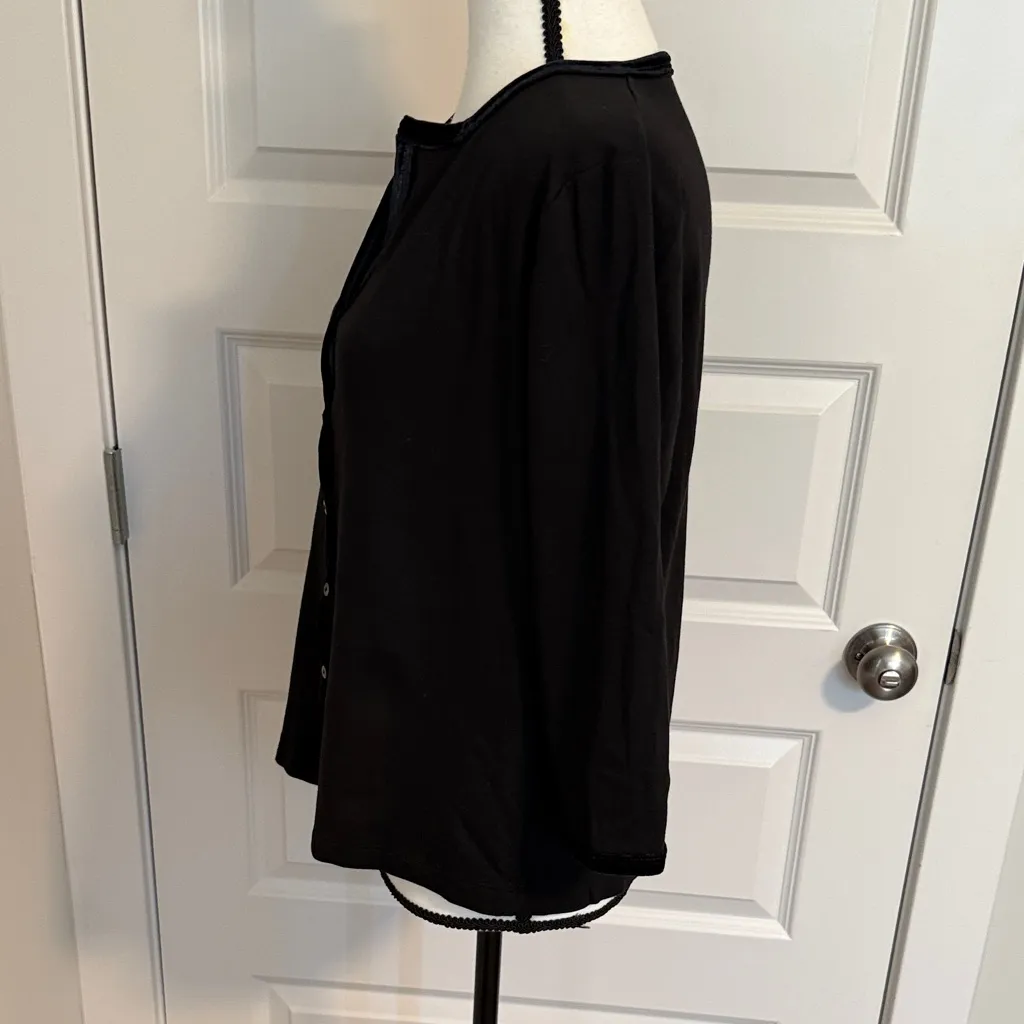 Harold’s |Black Button - Image 3