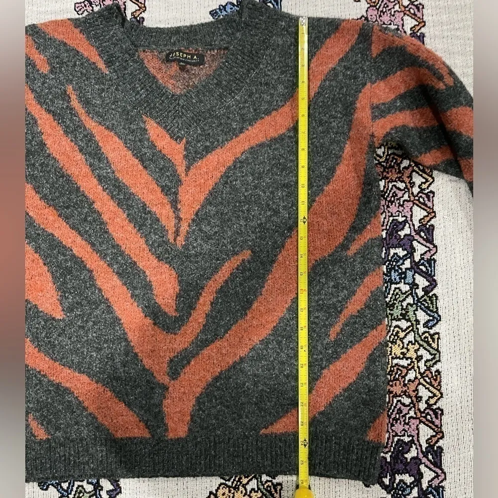 Joseph A  sweater - Image 4