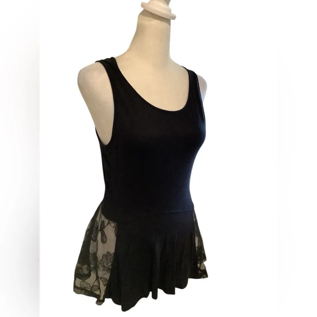Frenchi Black Sleeveless Top With Flowy Lace Trim. VERY FLATTERING ON! Size XS - Image 2