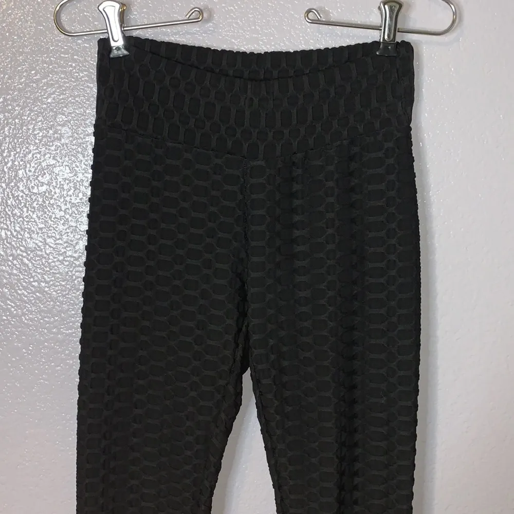 Black better butt lifting athletic spandex leggings - Image 3