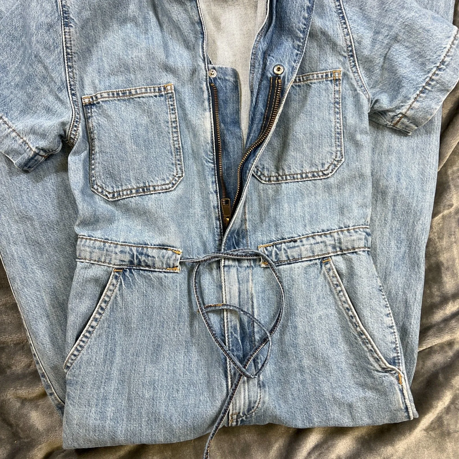 Levi's Short Sleeve Heritage Jumpsuit boilersuit  xs cropped leg light wash - Image 3