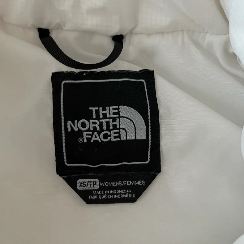 The North Face White Full Zip Puffer Vest - Image 3