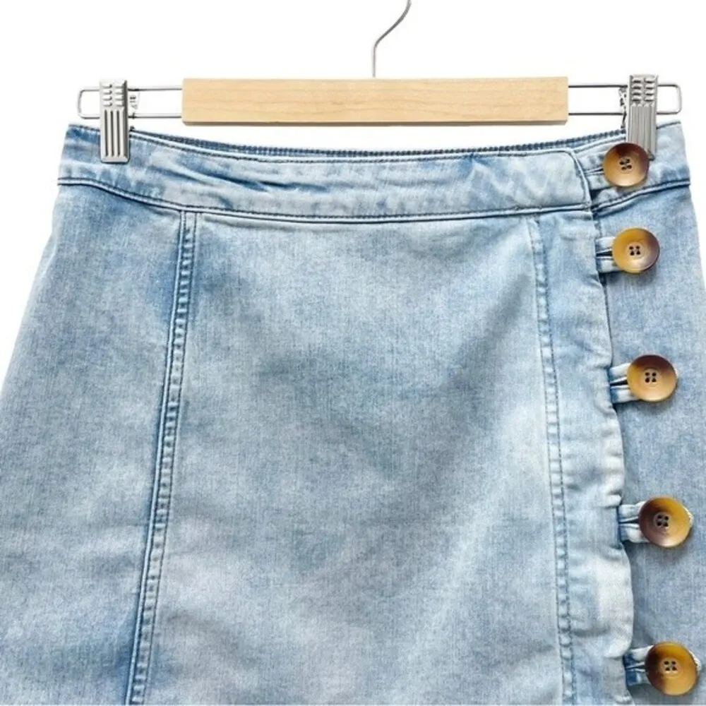 Free People Little Daisies Button Front Light Denim Mini Skirt Women’s Size 6 - Image 7