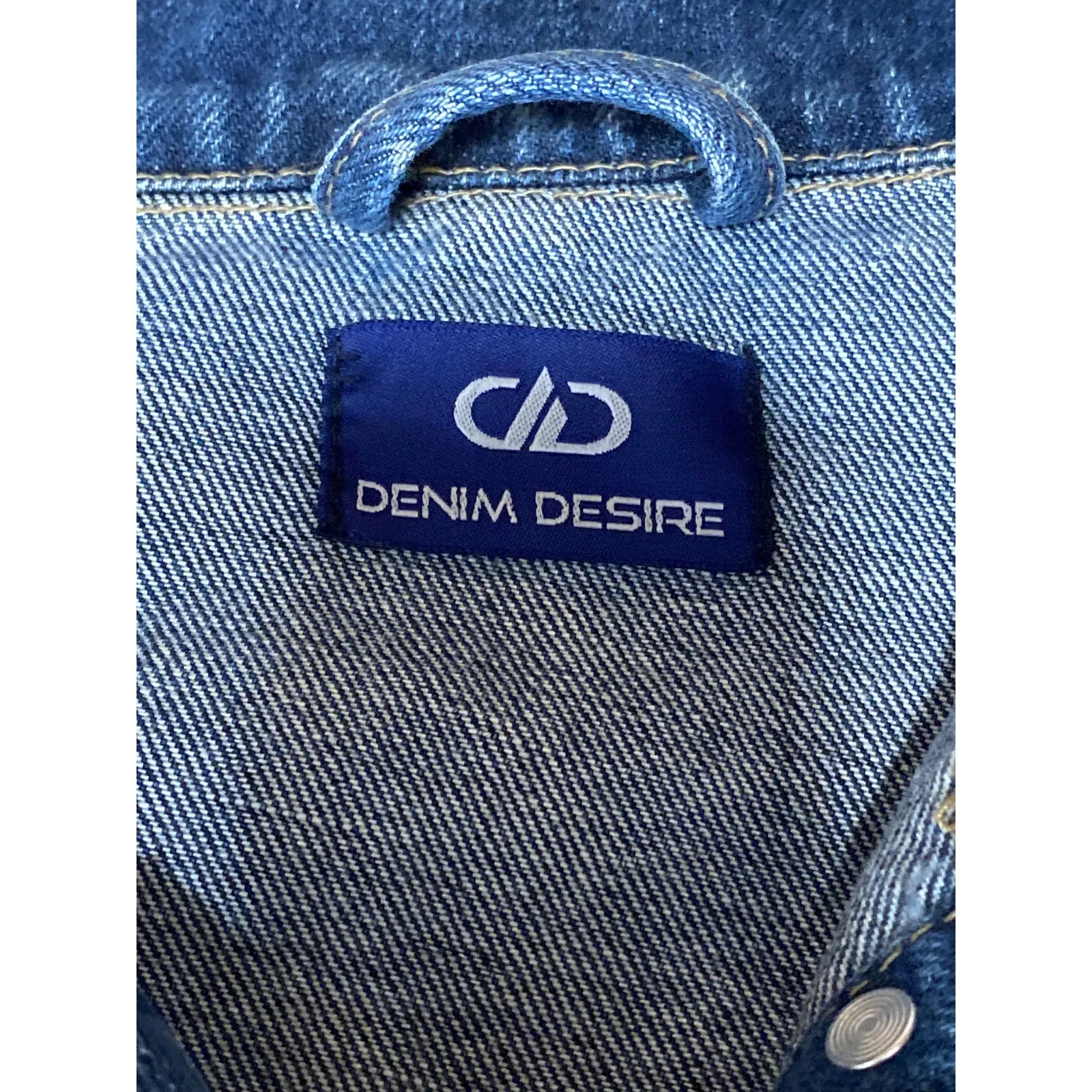 Denim Desire Women's Blue Medium Wash Long Sleeve Button Up Jean Jacket Size L Size L - Image 4