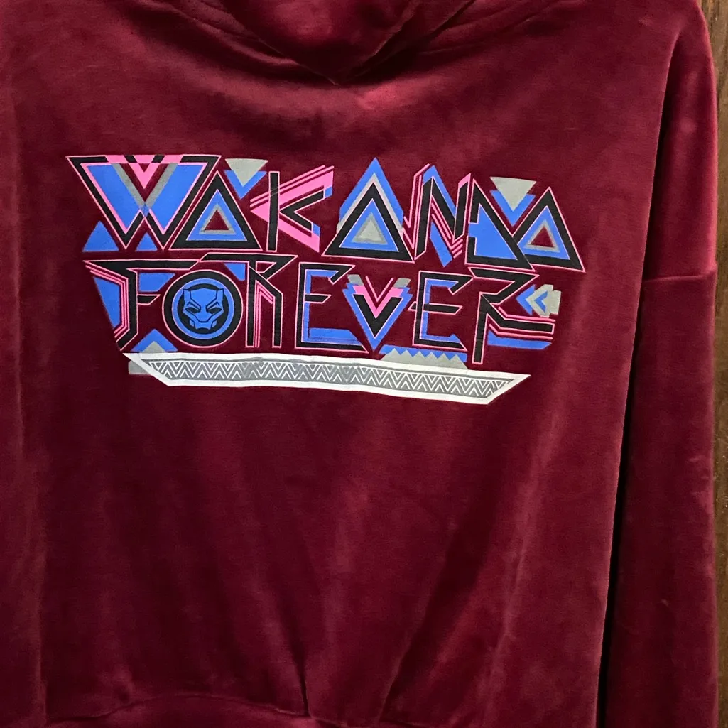 Black Panther Berry Hoodie Size Medium - Image 4
