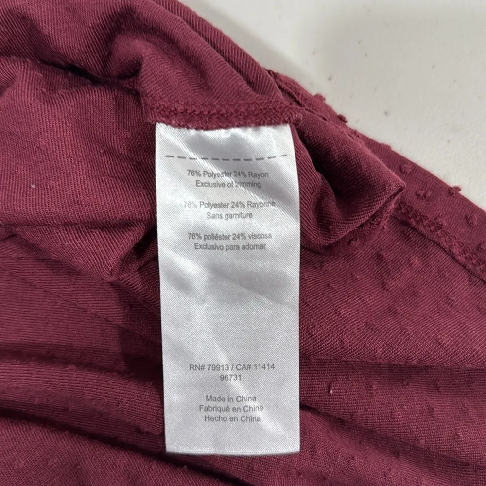 Motherhood Maternity Maroon Textured Top Size Small EUC - Image 10
