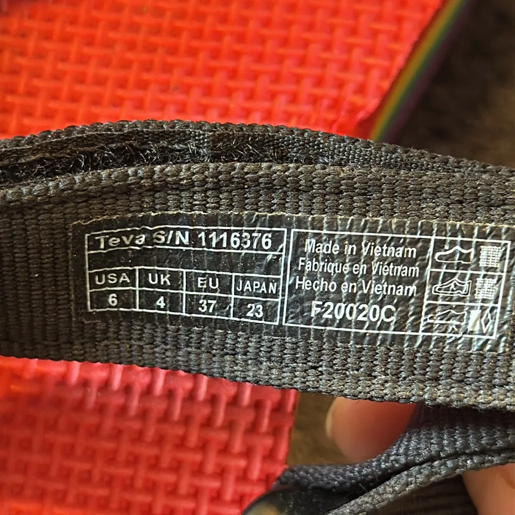 Teva All Gender Flatform Universal Rainbow Pride‎ sz 6 - Image 9