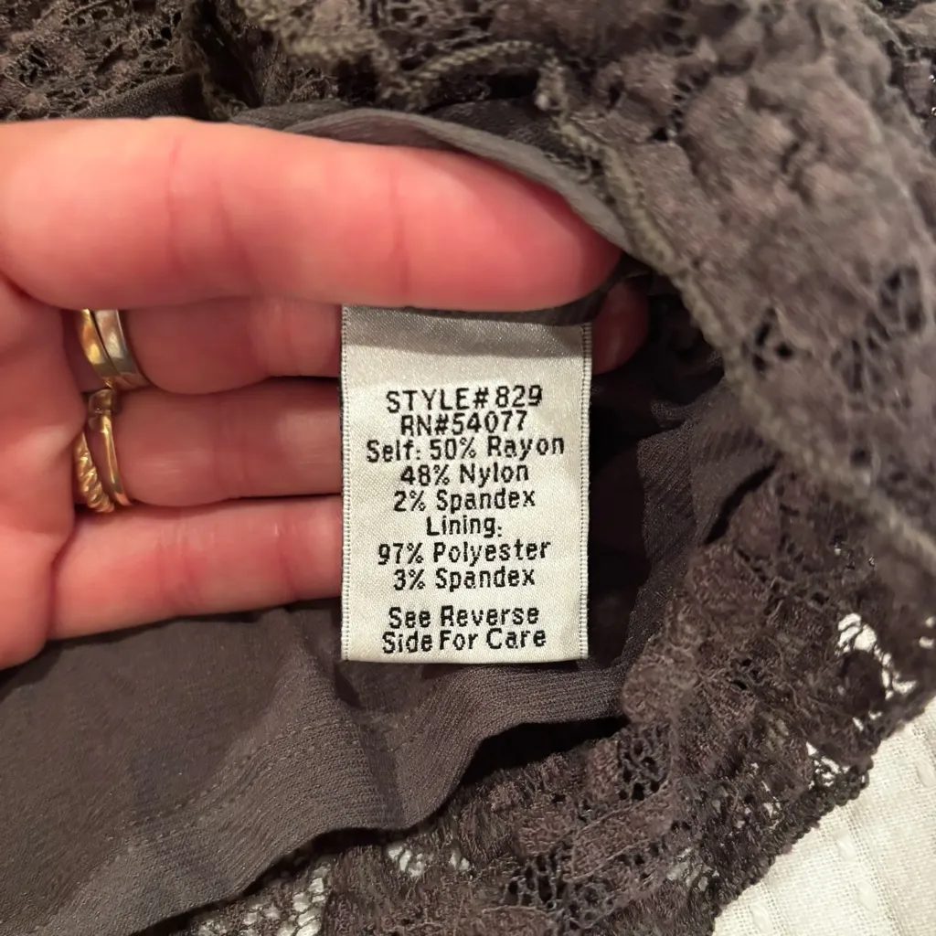 CAbi Euro Chocolate Brown Lace Whimsy Short Sleeve V-neck Lace Trim Top Size L - Image 5