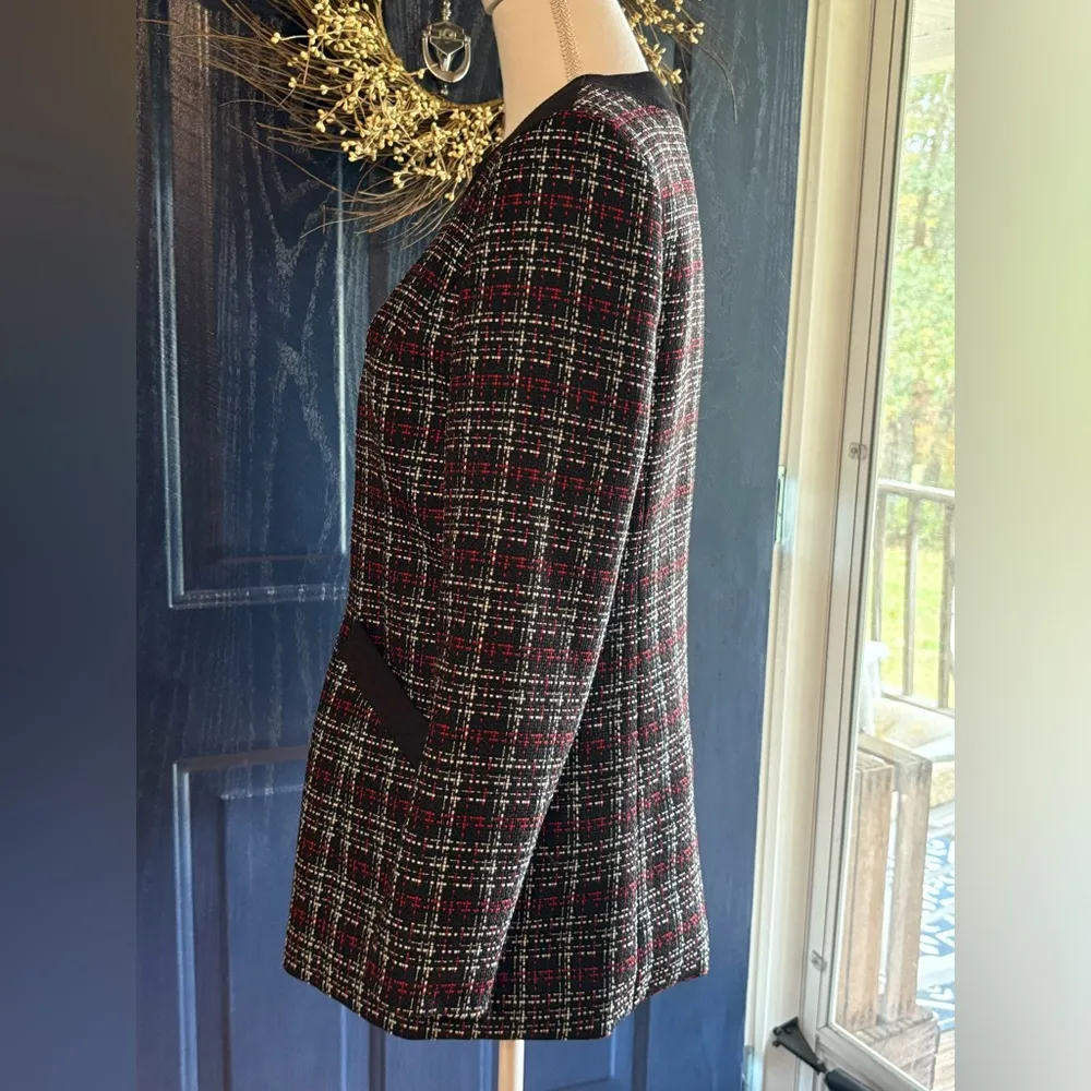 Kasper women's collarless tweed blazer with a plaid pattern size 6 - Image 5