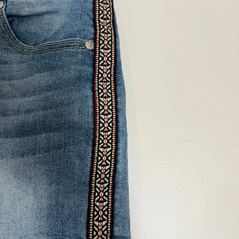 Seven 7 Denim Shorts Embroidered Side Detail Boho Zip Fly High Waist Shorts Sz 6 - Image 2