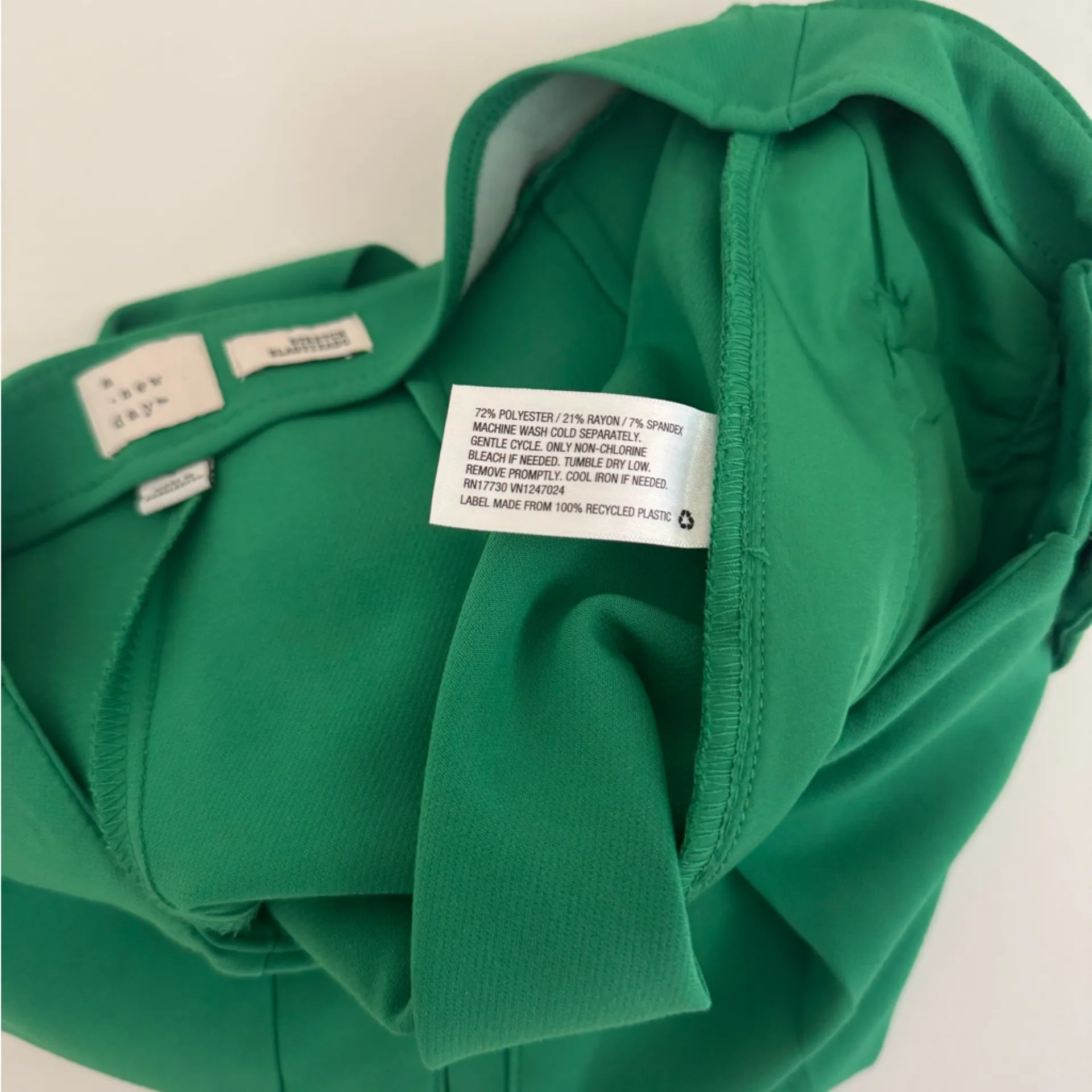 A New Day Women’s Midi Shorts Size 4 Green Tailored Shorts Pockets - Image 6