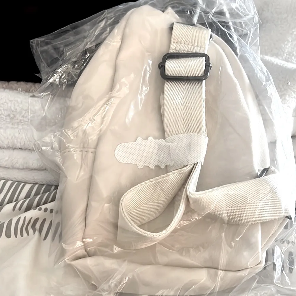 Summer & Rose Crossbody Cream Bag - Image 6