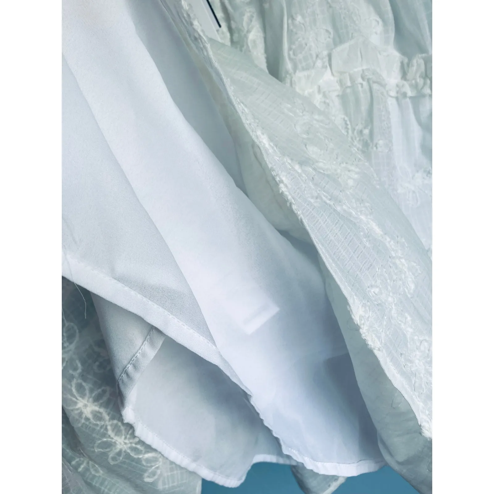 White Summer Dress Floral Embroidery All In Favor Medium NWT - Image 9