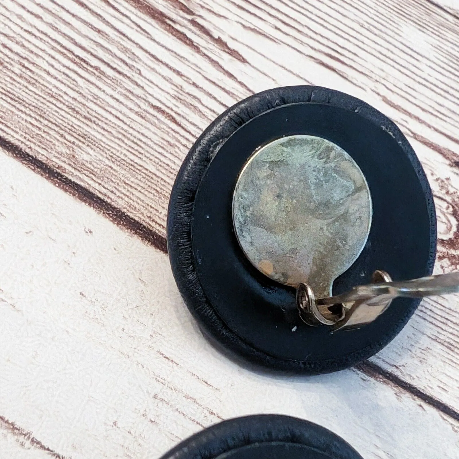 Vintage Clip On Earrings Circle with Point Detail - Image 9